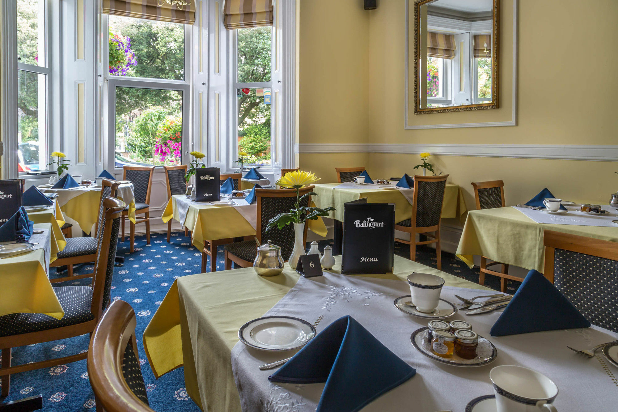 Balincourt Hotell Bournemouth Exteriör bild The dining room at the hotel