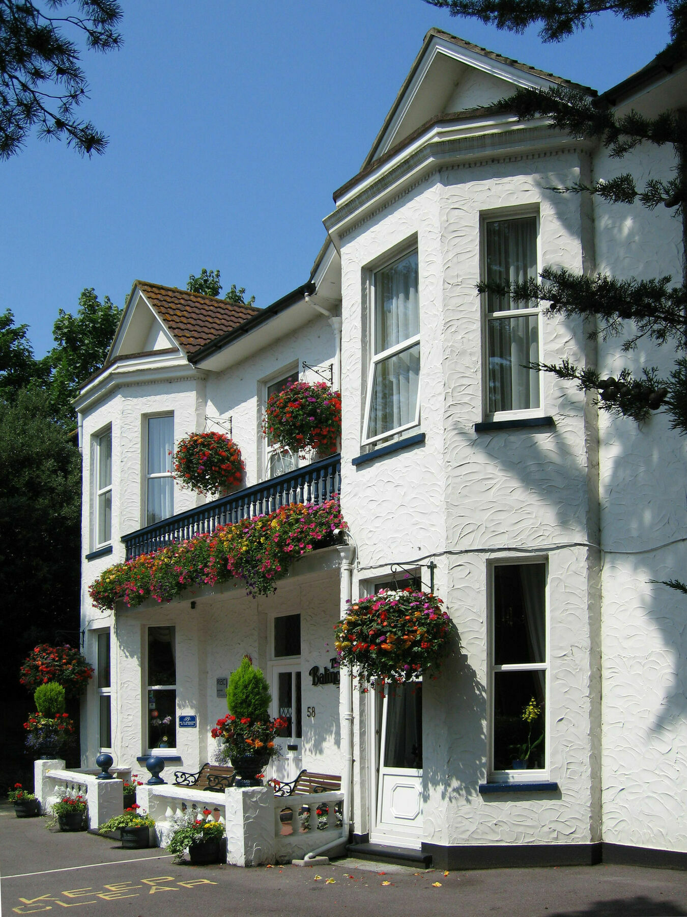 Balincourt Hotell Bournemouth Exteriör bild The former home of the 10th Duke of Grafton at Euston Hall