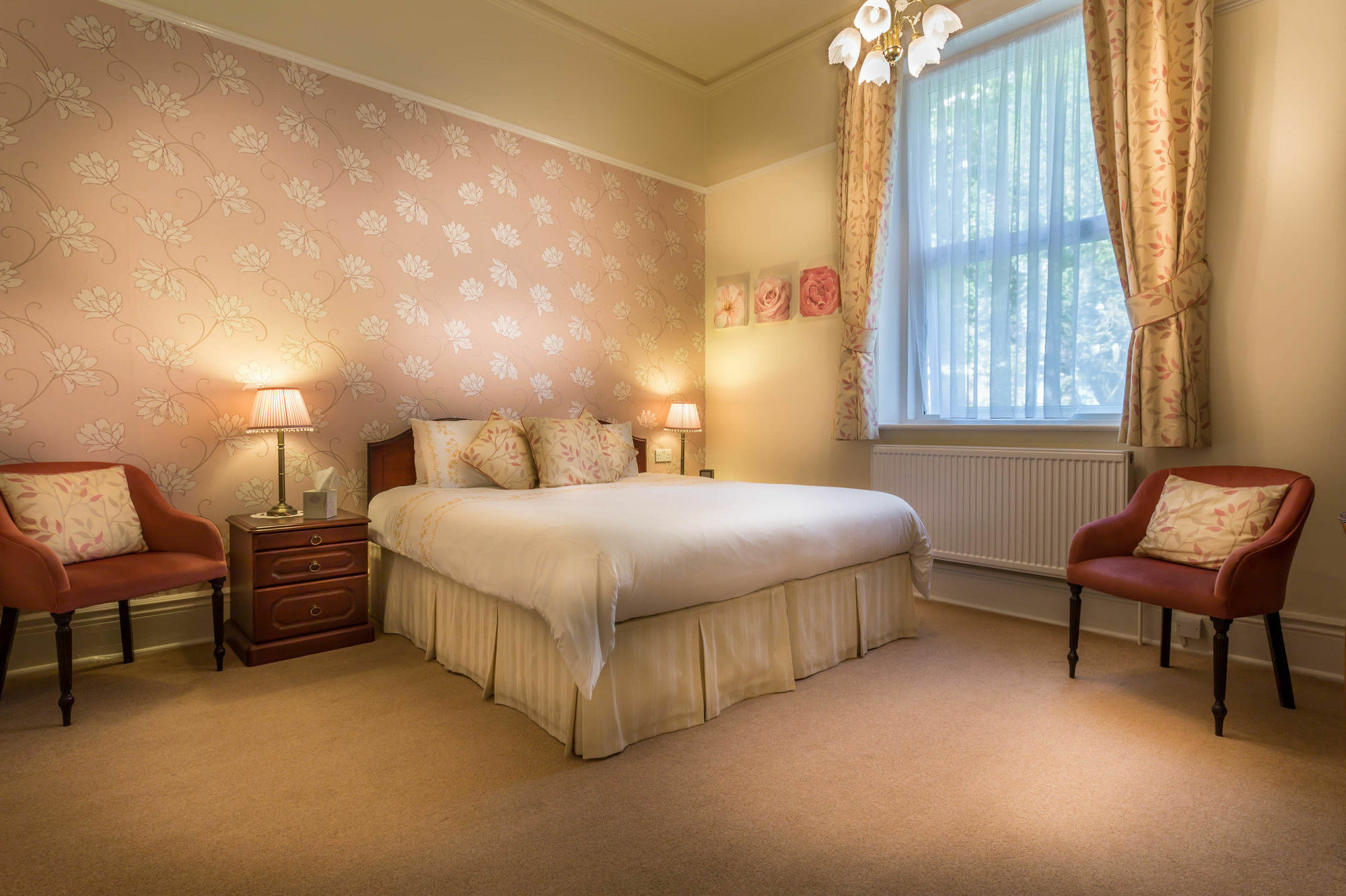 Balincourt Hotell Bournemouth Exteriör bild A bedroom at the hotel