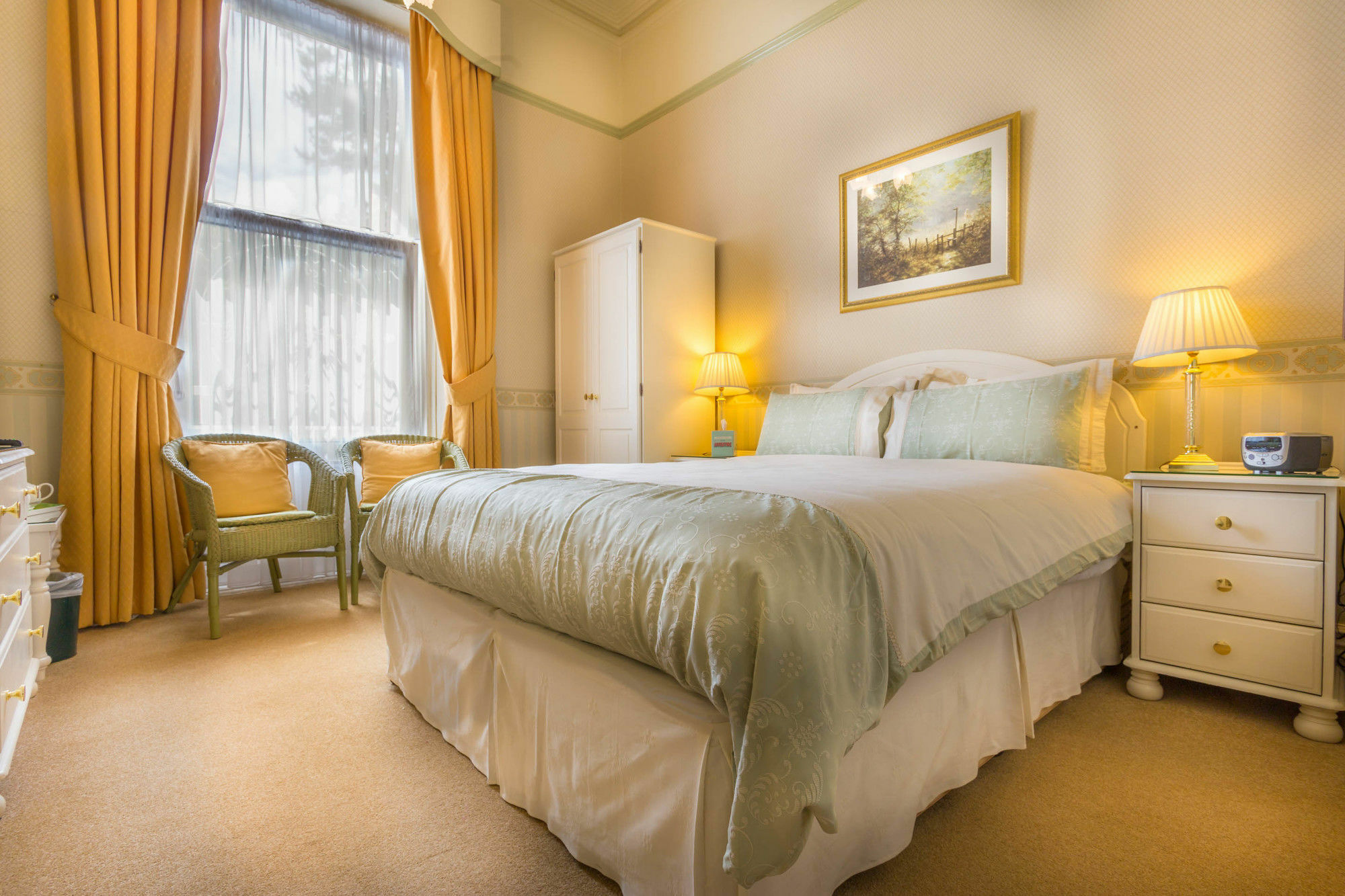 Balincourt Hotell Bournemouth Exteriör bild A bedroom at the hotel
